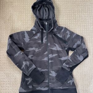 Athleta Triumph Hoodie, Black Camo, size Medium